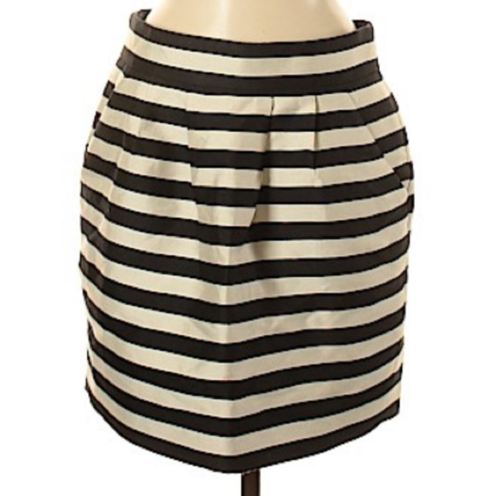 Banana Republic - Women’s Size : 8, striped skirt